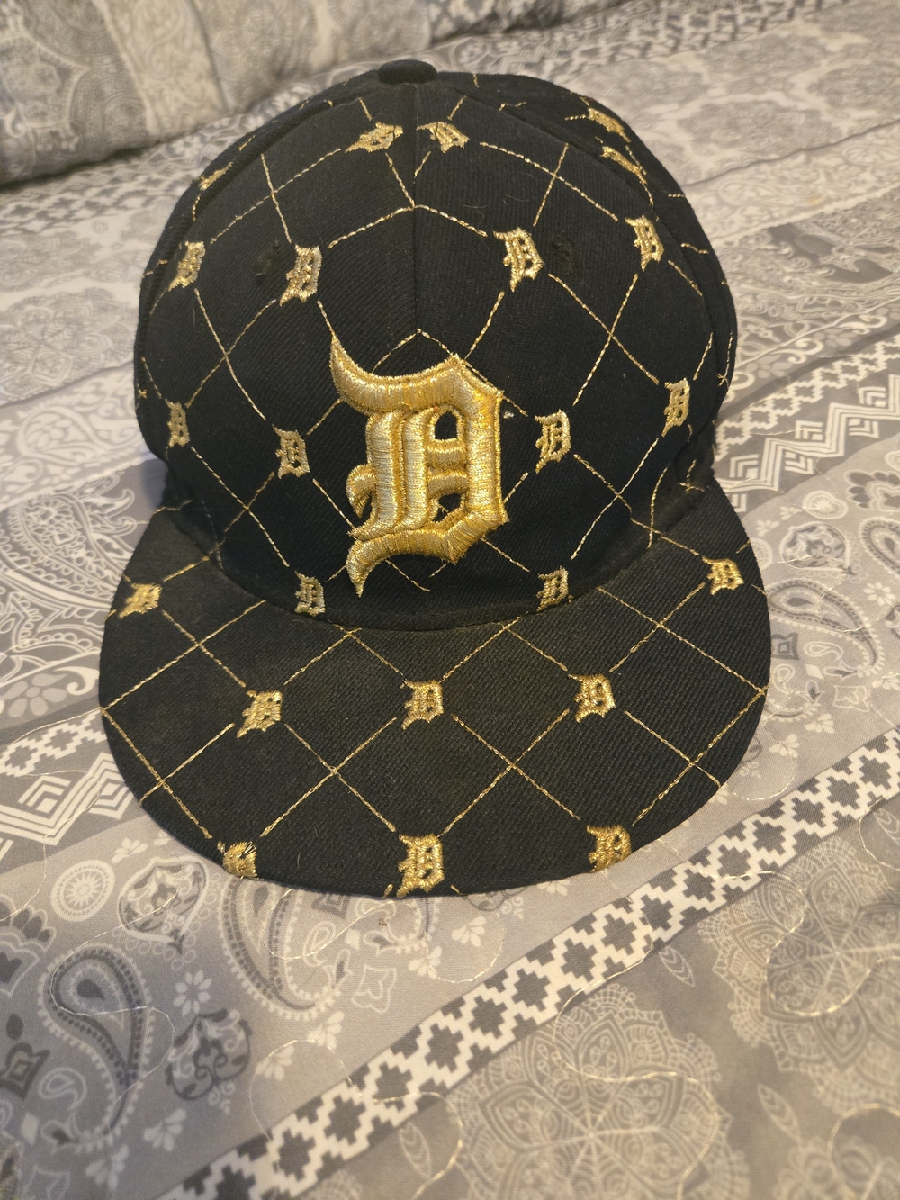 Navy & Gold Embroidered Detroit Baseball Cap Fitted Size Large